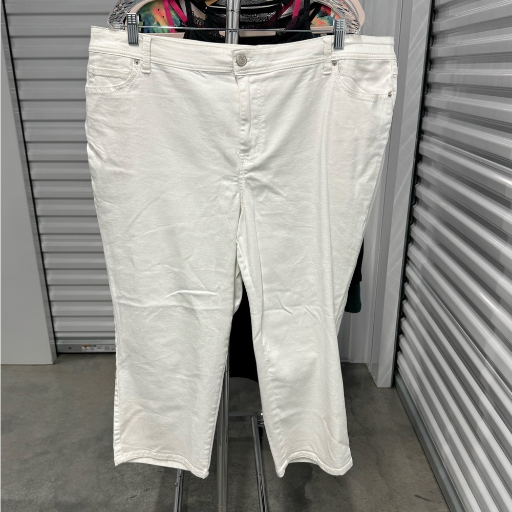 Women's White Capri Jeans | size 24